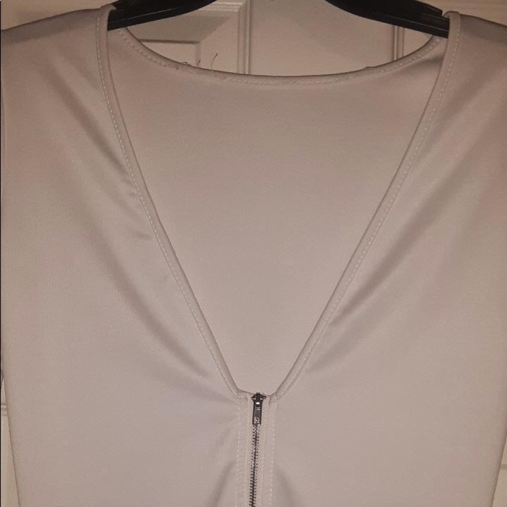 Dress - Picture 3 of 4
